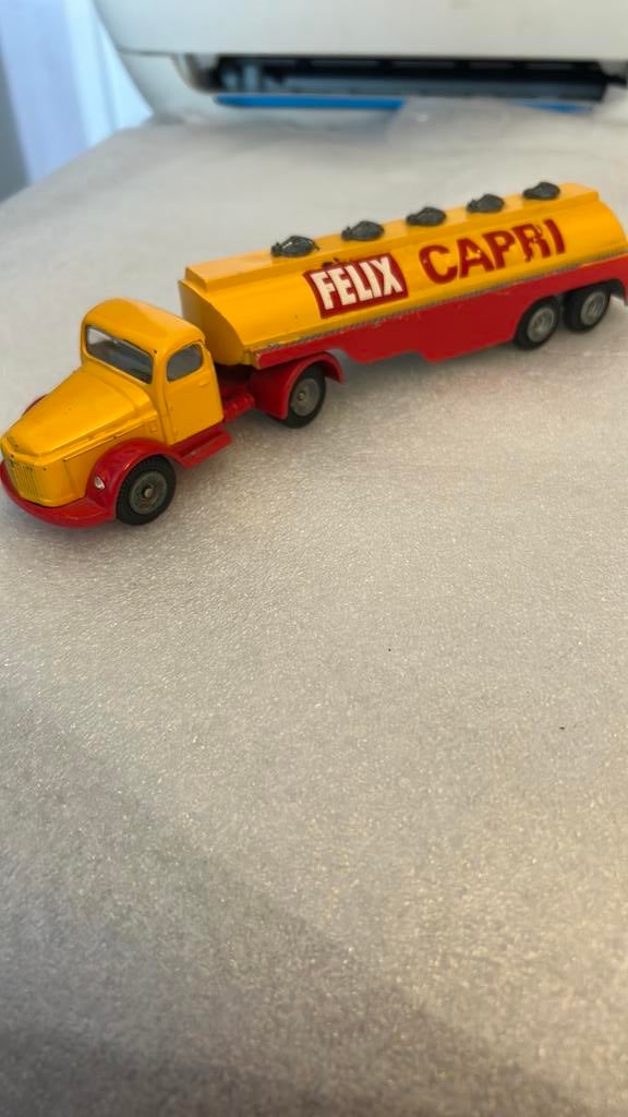 Tekno volvo citerne felix capri, Enlèvement ou Envoi