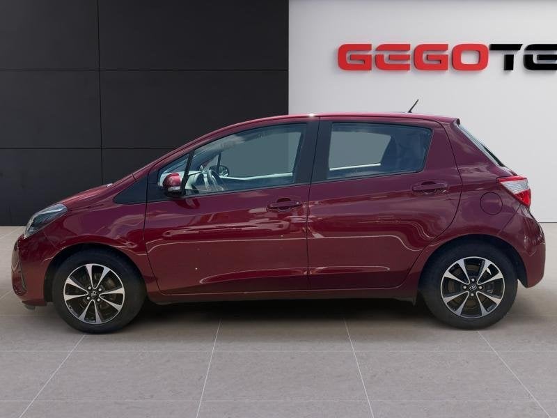 Toyota Yaris Connect, Autos, Toyota, Rouge, 116 g/km, Achat, Boîte manuelle