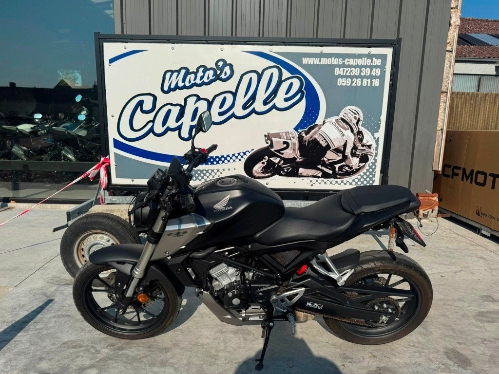Honda	CB125R, Entreprise, 125 cm³, Jusqu'à 11 kW