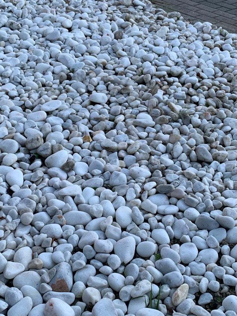 +/- 2000 kg witte keien verschillende maten, Ophalen, Gebruikt, Wit, Kei