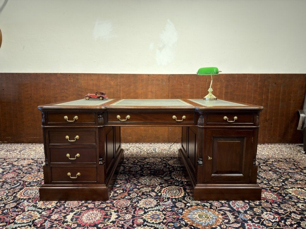 Klassiek Engels Chesterfield Bureau Partnerdesk, Antiek en Kunst, Ophalen