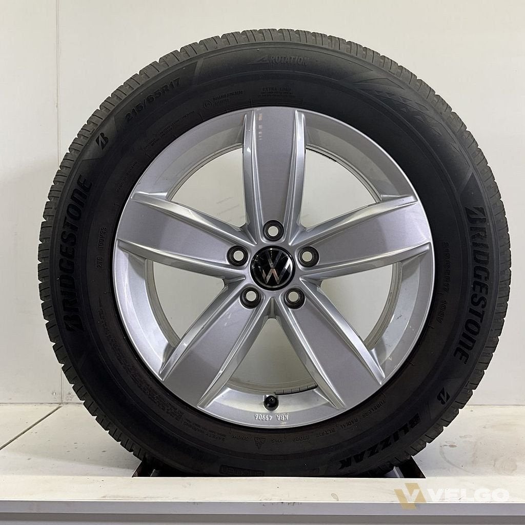 VOLKSWAGEN TIGUAN PASSAT VELGEN SET WINTERBANDEN 17 INCH, Auto-onderdelen, -, -, Banden en Velgen, 17 inch