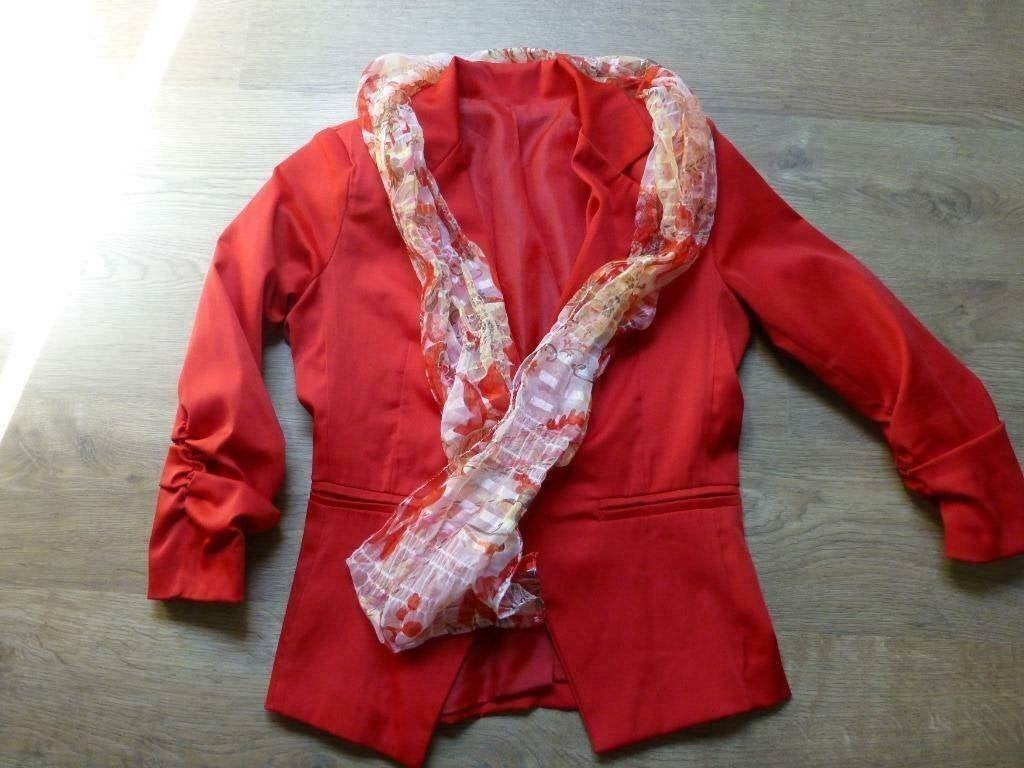 rode geklede blazer / jas maat 36 of Small, Kleding | Dames, ANDERE, Ophalen of Verzenden, Zo goed als nieuw, Jasje