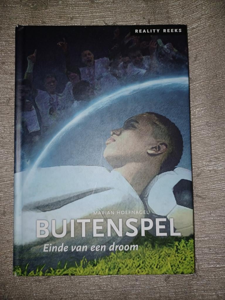 Marian Hoefnagel - Buitenspel quasi gratis, Boeken, Kinderboeken | Jeugd | onder 10 jaar, Zo goed als nieuw, Ophalen of Verzenden