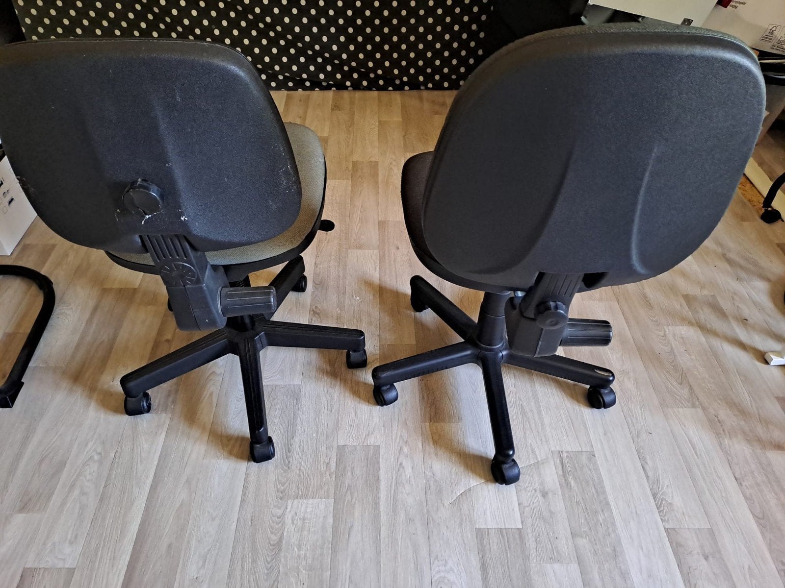 Chaises de bureau à 2 roues - gris et gris foncé - très bon, Enlèvement, Utilisé, Gris, Chaise de bureau