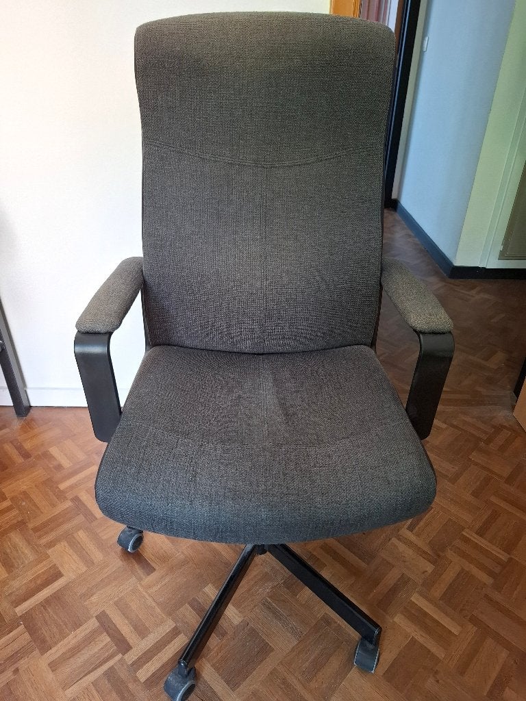 Chaise de bureau grise avec accoudoirs, Maison & Meubles, Enlèvement ou Envoi, Utilisé, Gris, Chaise de bureau