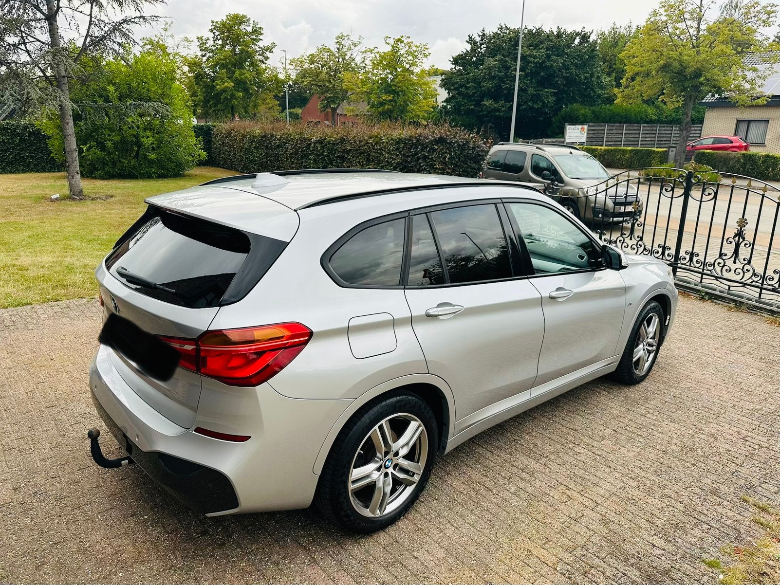 Bmw X1 M-Pack 1.5 benzine twin turbo 2017, Auto's, Euro 6, Blauw, Alcantara, Trekhaak