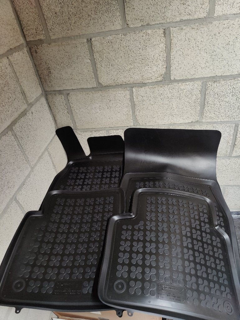 Kit de tapis en caoutchouc Mercedes W245, Enlèvement ou Envoi
