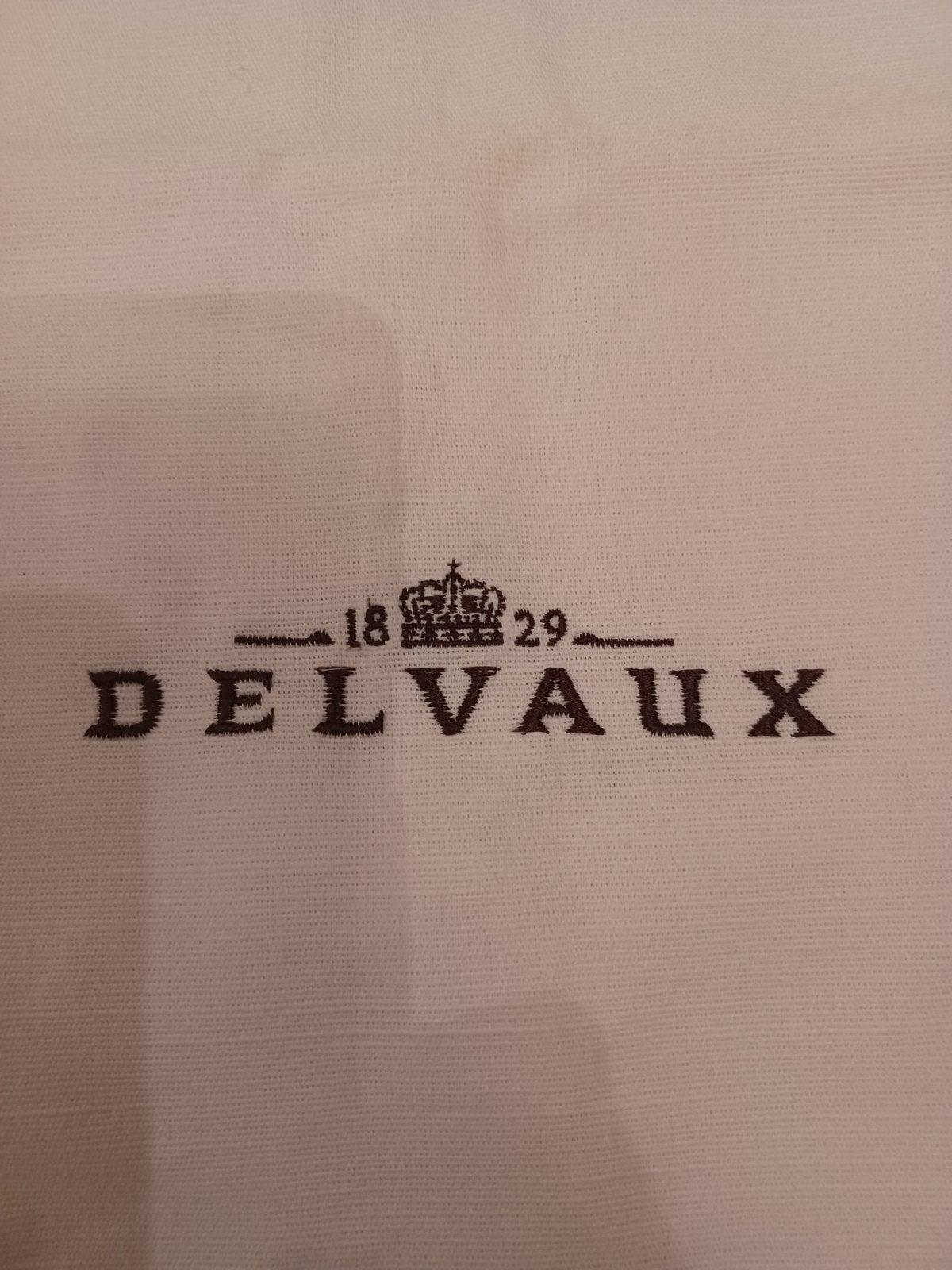 DELVAUX Geborduurde tas met logo, Handtassen en Accessoires, Tassen | Damestassen, Verzenden