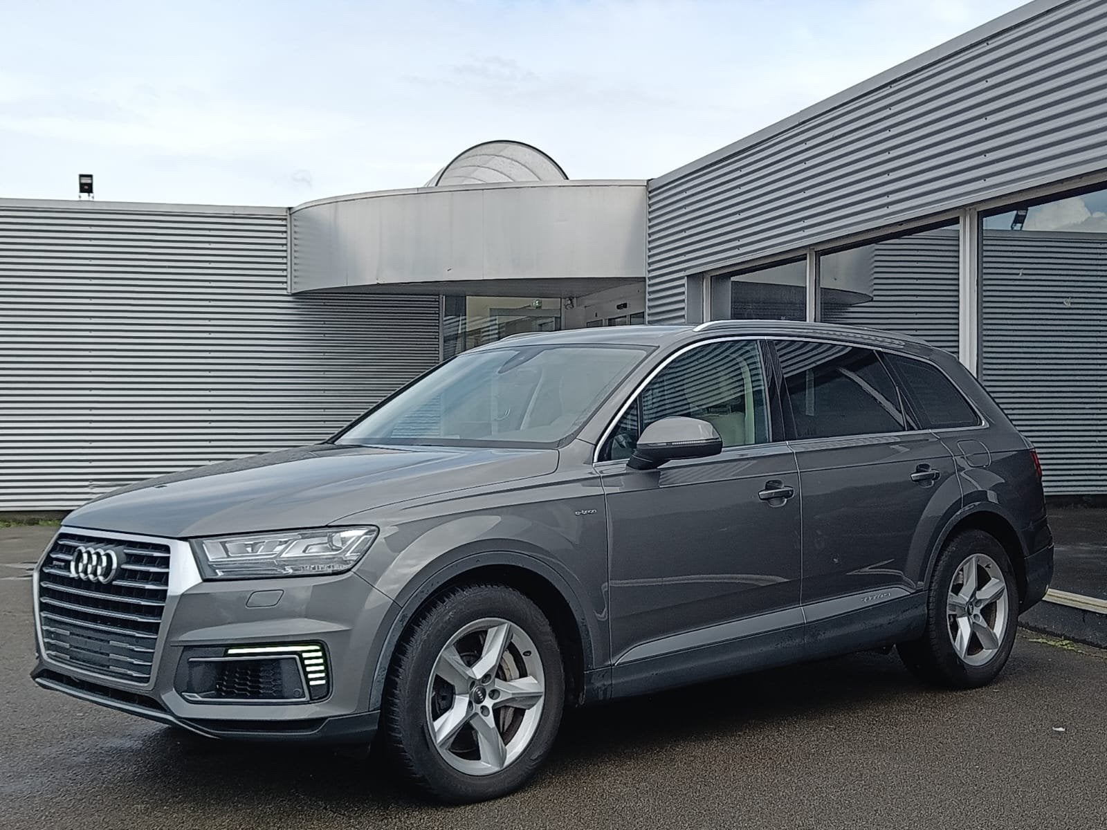 AUDI Q7 3.0 TDI E-TRON QUATTRO - FULL OPTION - 1STE EIGENAAR, Auto's, Automaat, Dealer onderhouden, 2993 cc, Beige