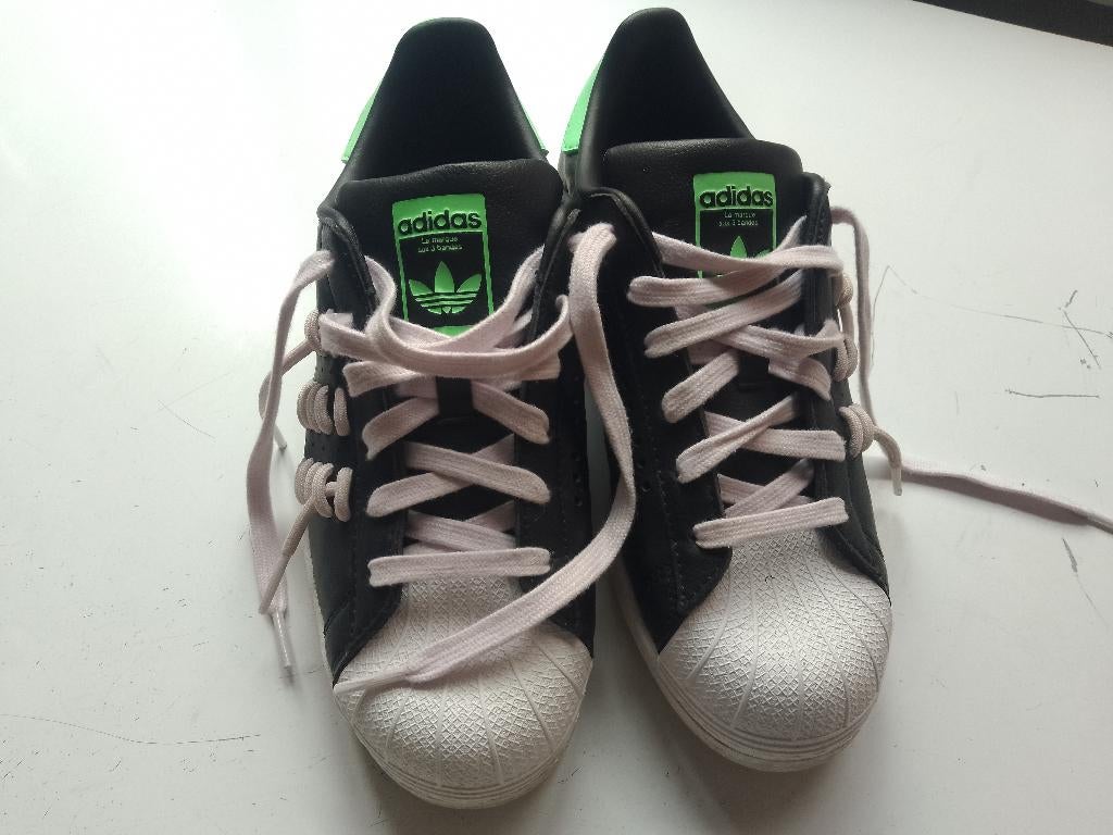 39 1/3 adidas superstar leder sneakers heel goede staat, Kleding | Dames, Schoenen, Zwart, Zo goed als nieuw, Sneakers, Verzenden