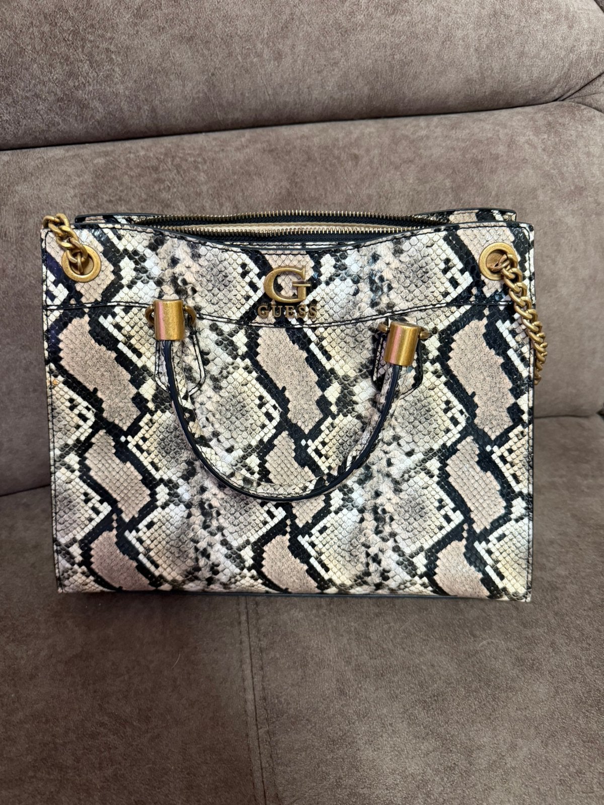 GUESS Bianca/Nell Girlfriend Satchel Handtas –Natural Python, Handtassen en Accessoires, Tassen | Damestassen, Ophalen, Zo goed als nieuw