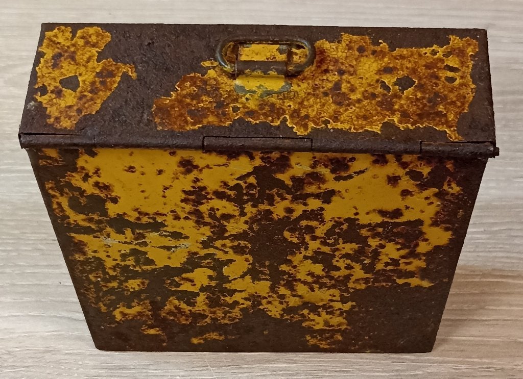 Petite boîte en métal Allemande pour matériel médical ww2, Verzenden, Landmacht, Overige typen