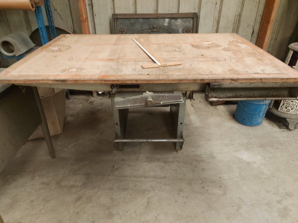 Table à dessin ancienne, Enlèvement, Utilisé