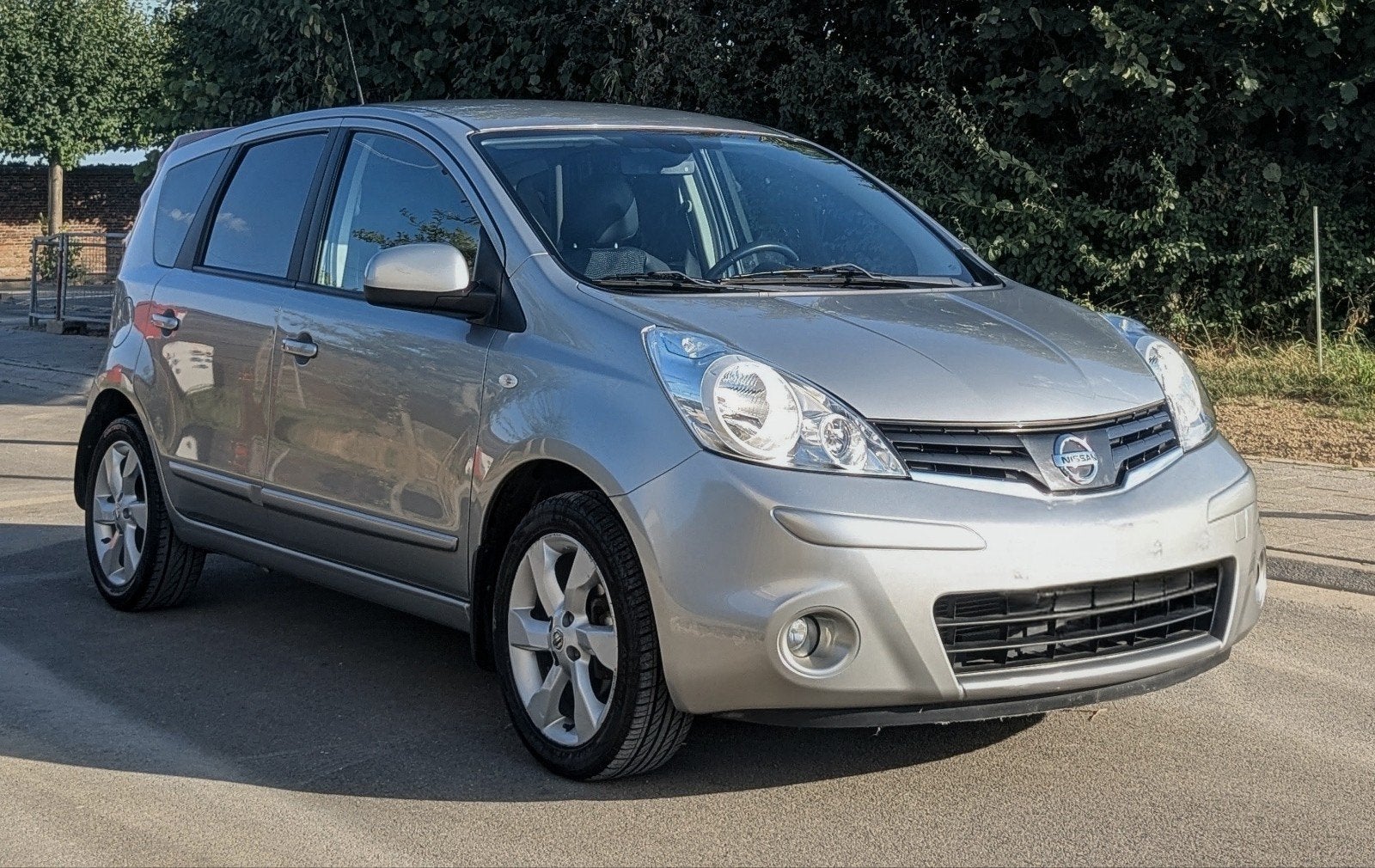 Nissan Note 1.6i A/C Approuvé à vendre, Argent ou Gris, 149 g/km, 5 portes, 5 places