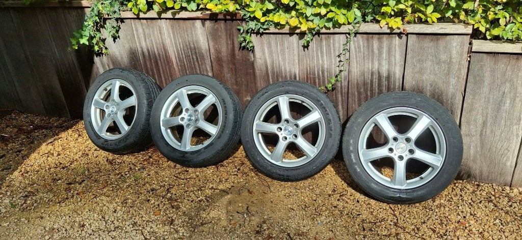 Set winterbanden Minerva 225/60 R17 Enzo lichtmetalen velgen, Auto-onderdelen, Ophalen, Gebruikt, Velg(en), 17 inch