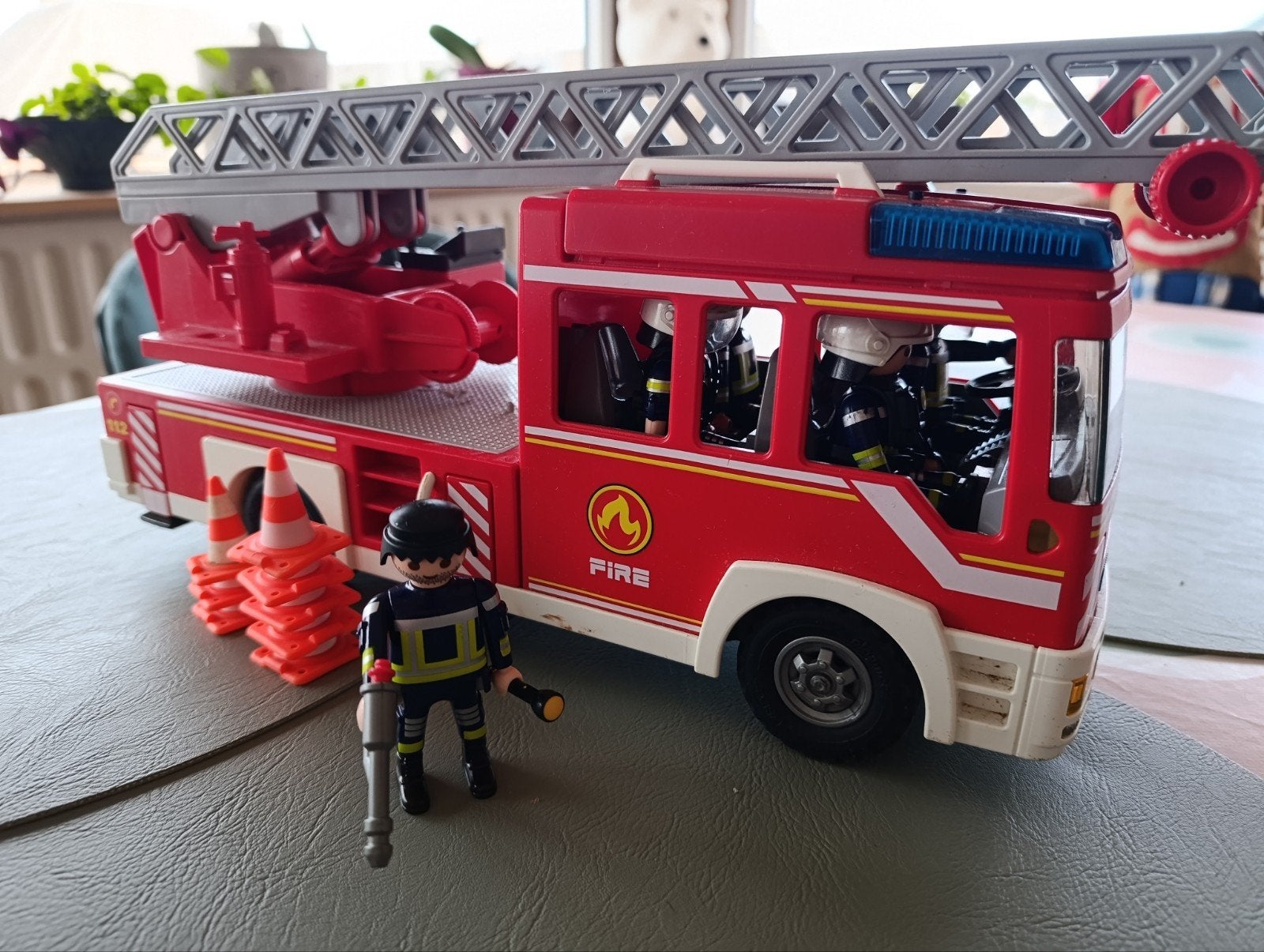 camion de pompier playmobil en très bon état, Kinderen en Baby's, Ophalen, Gebruikt, Voertuig