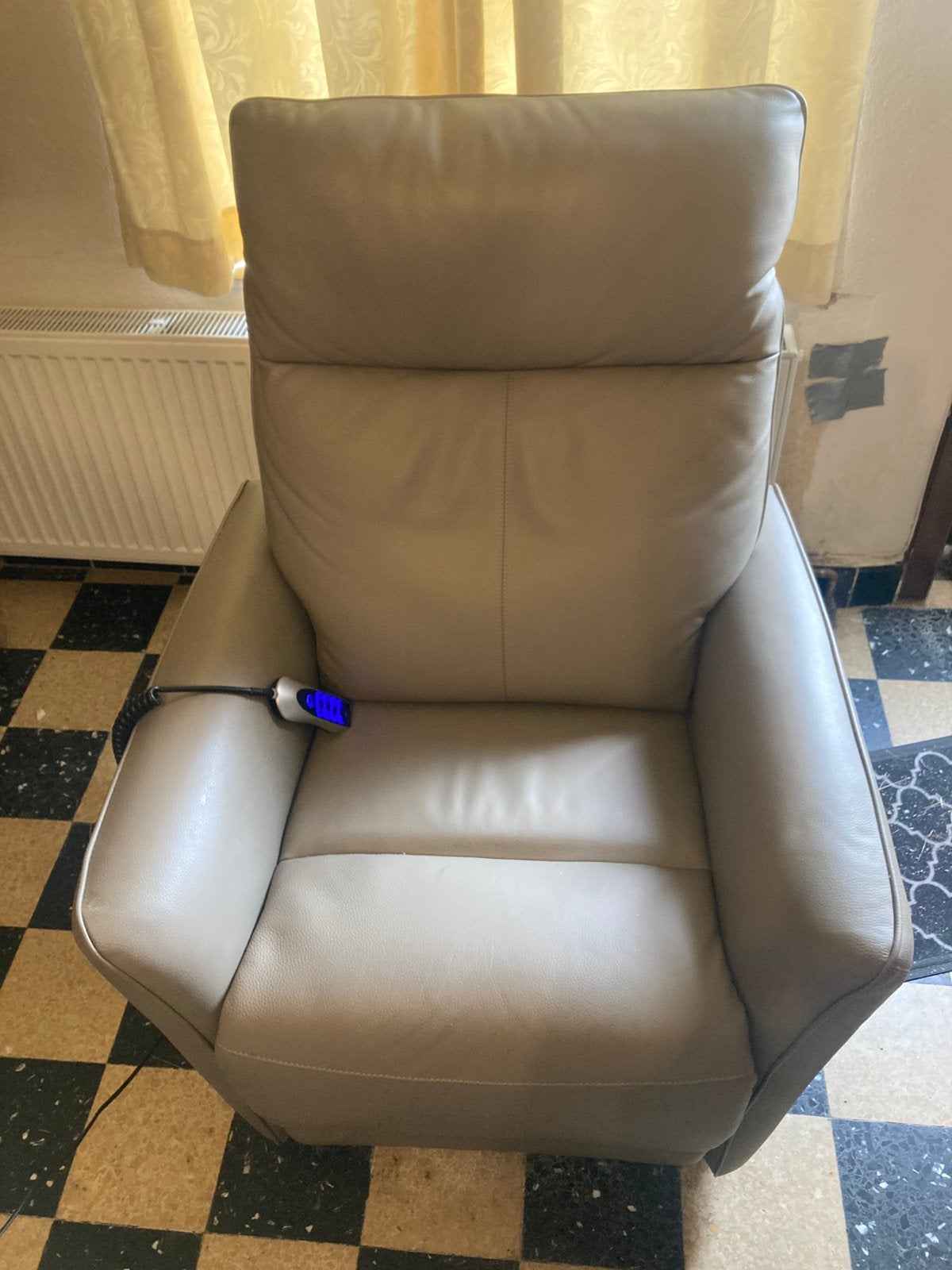 Fauteuil relax électrique releveur BASILE cuir impeccable, 75 à 100 cm, Comme neuf, Enlèvement, Cuir