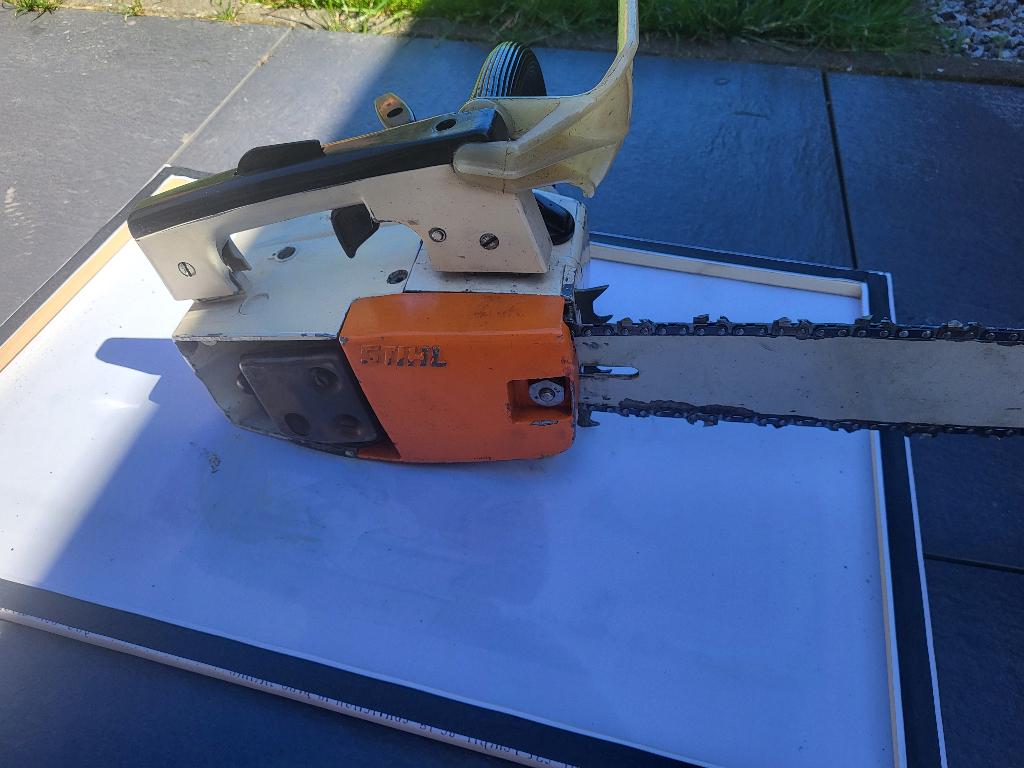 Scie à chaîne Stihl, Bricolage & Construction, Outillage | Scies mécaniques, Enlèvement, Tronçonneuse