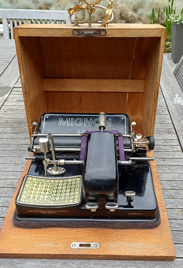 MIGNON typewriter, Ophalen