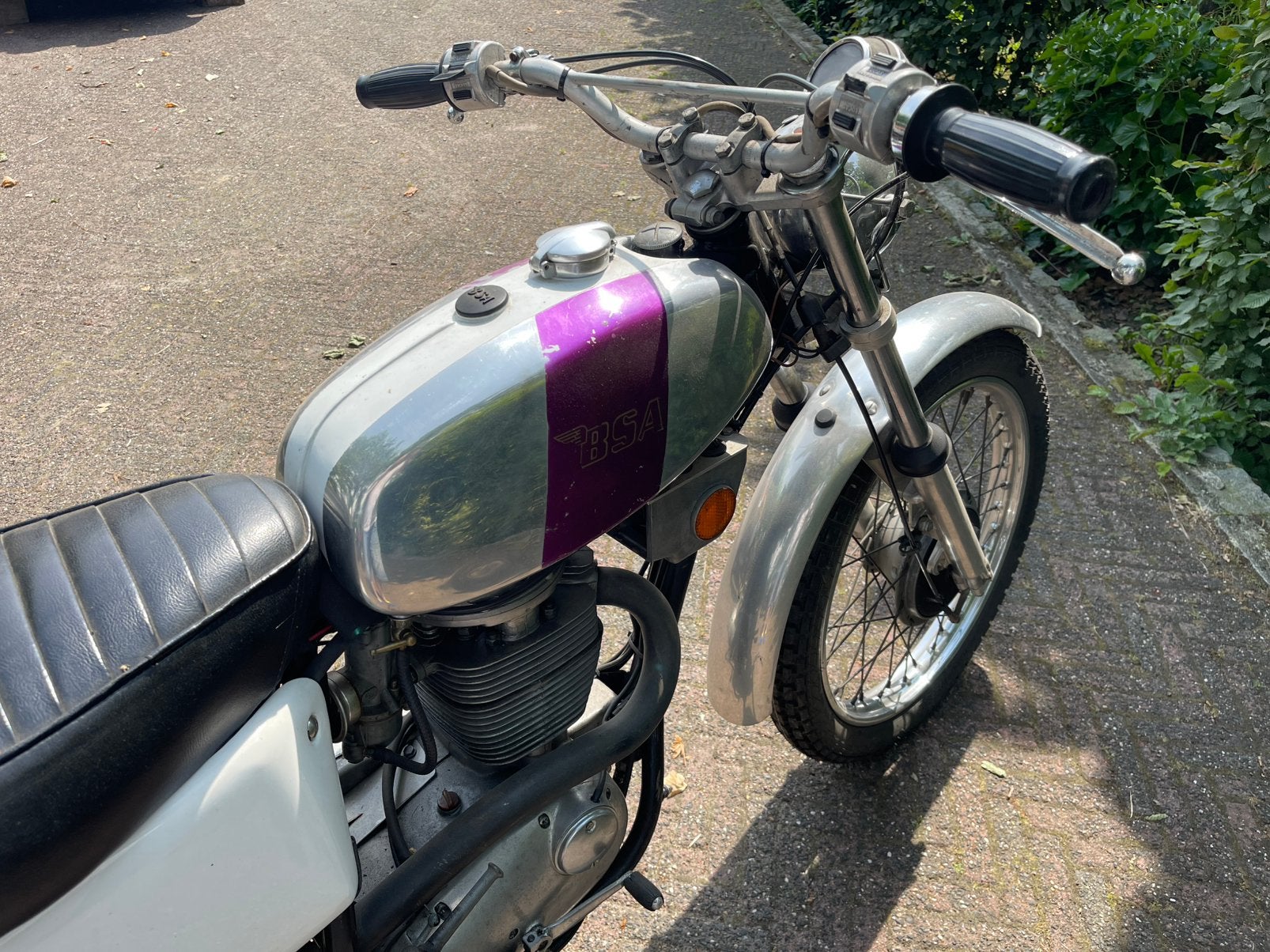 BSA 500 Viktor, Motoren, Crossmotor, Handgeschakeld, 1 cilinder, 12 t/m 35 kW