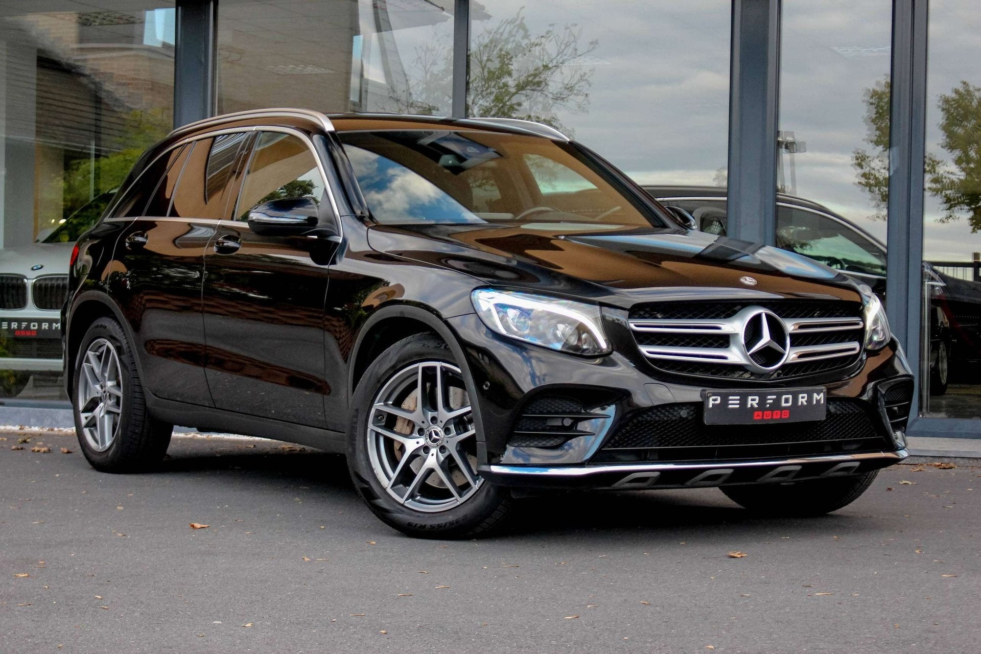 Mercedes-Benz GLC 220 d 4MATIC*AMG LINE*TREKHAAK*CAMERA*LED*, Autos, Achat, Euro 6, Entreprise, Noir
