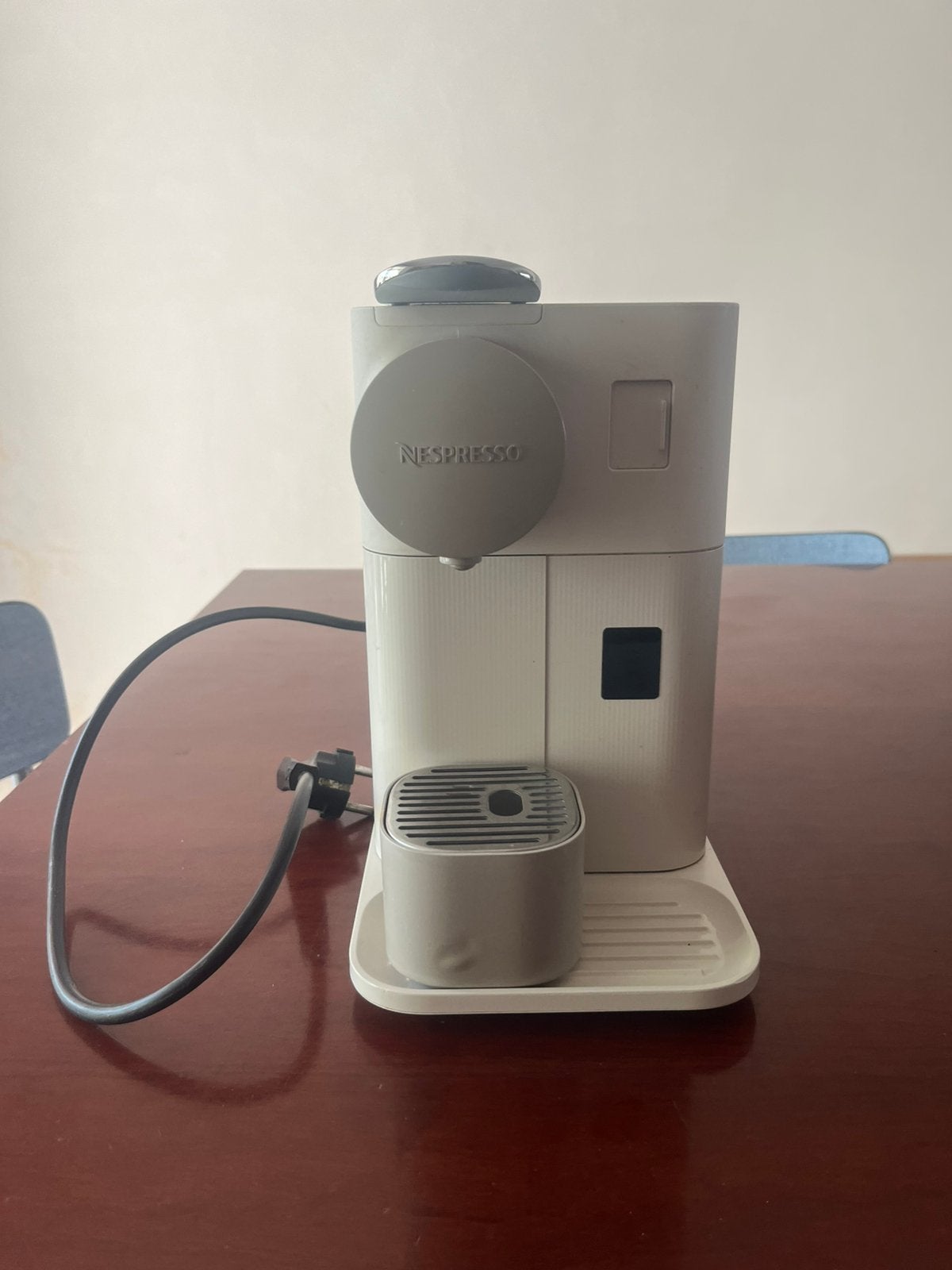 Nespresso DeLonghi koffiemachine, Elektronische apparatuur, Ophalen, Gebruikt, Koffiemachine