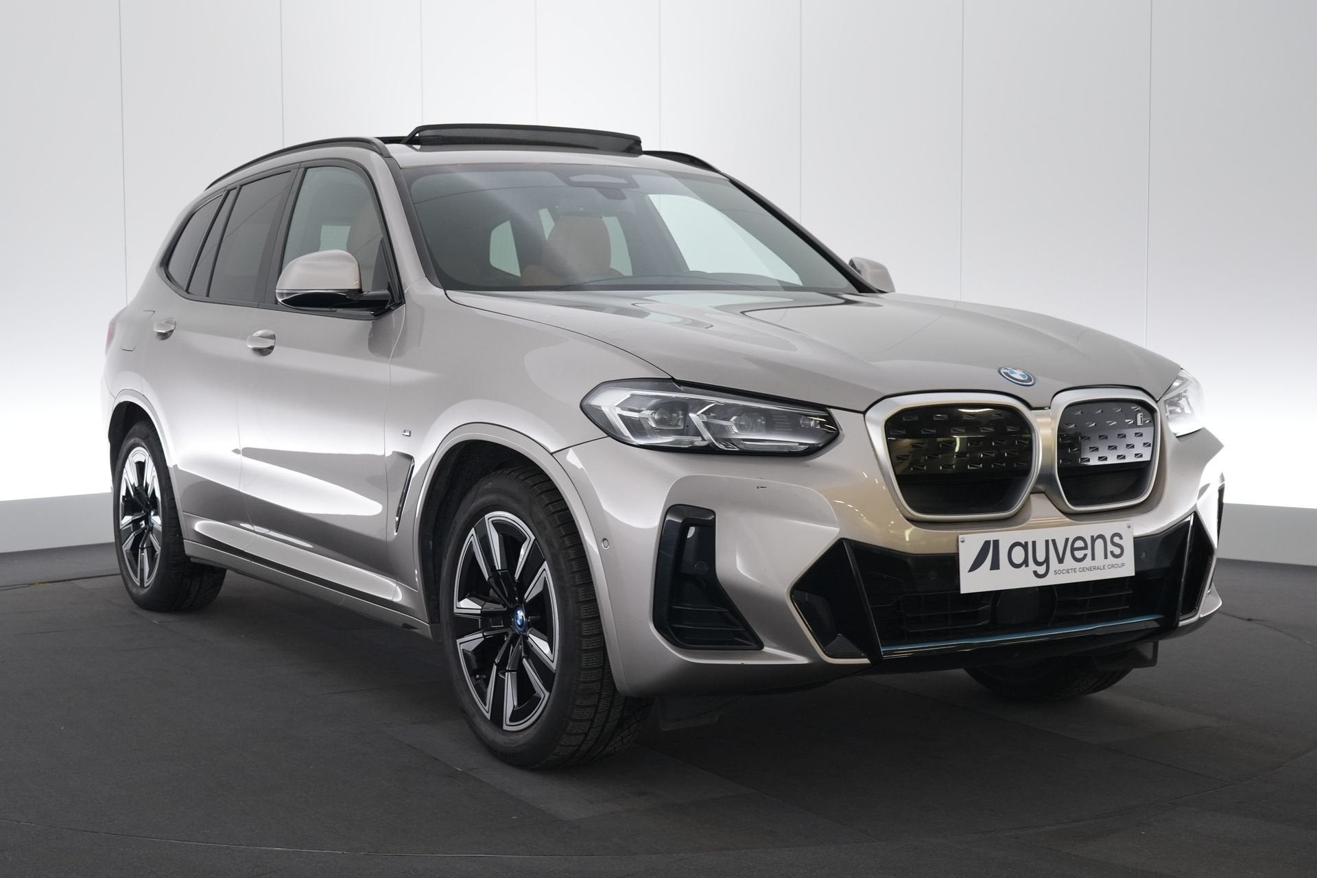 (2CJT268) BMW IX3, Auto's, Automaat, https://public.car-pass.be/vhr/b55bf530-b398-4bf9-851c-c3e4ac549304, Achterwielaandrijving