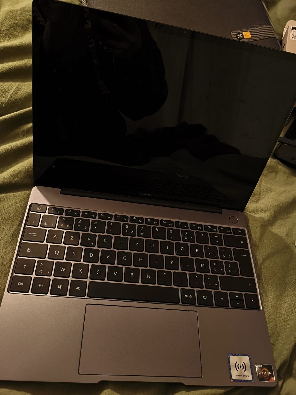 Huawei matebook 13, Ophalen