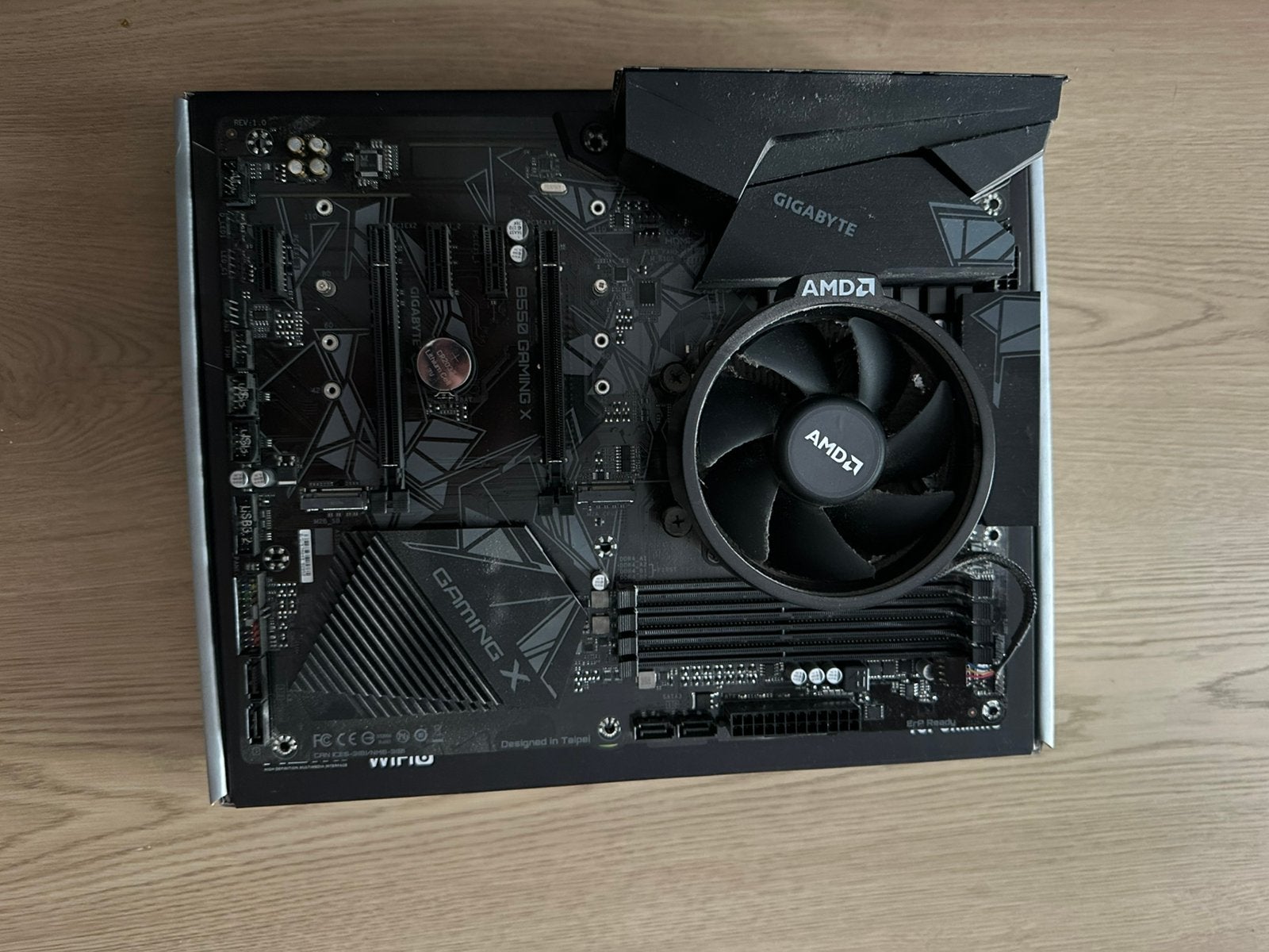 Moederbord + cpu + cpu cooler, Computers en Software, Moederborden, Ophalen of Verzenden, Gebruikt, AMD, DDR4