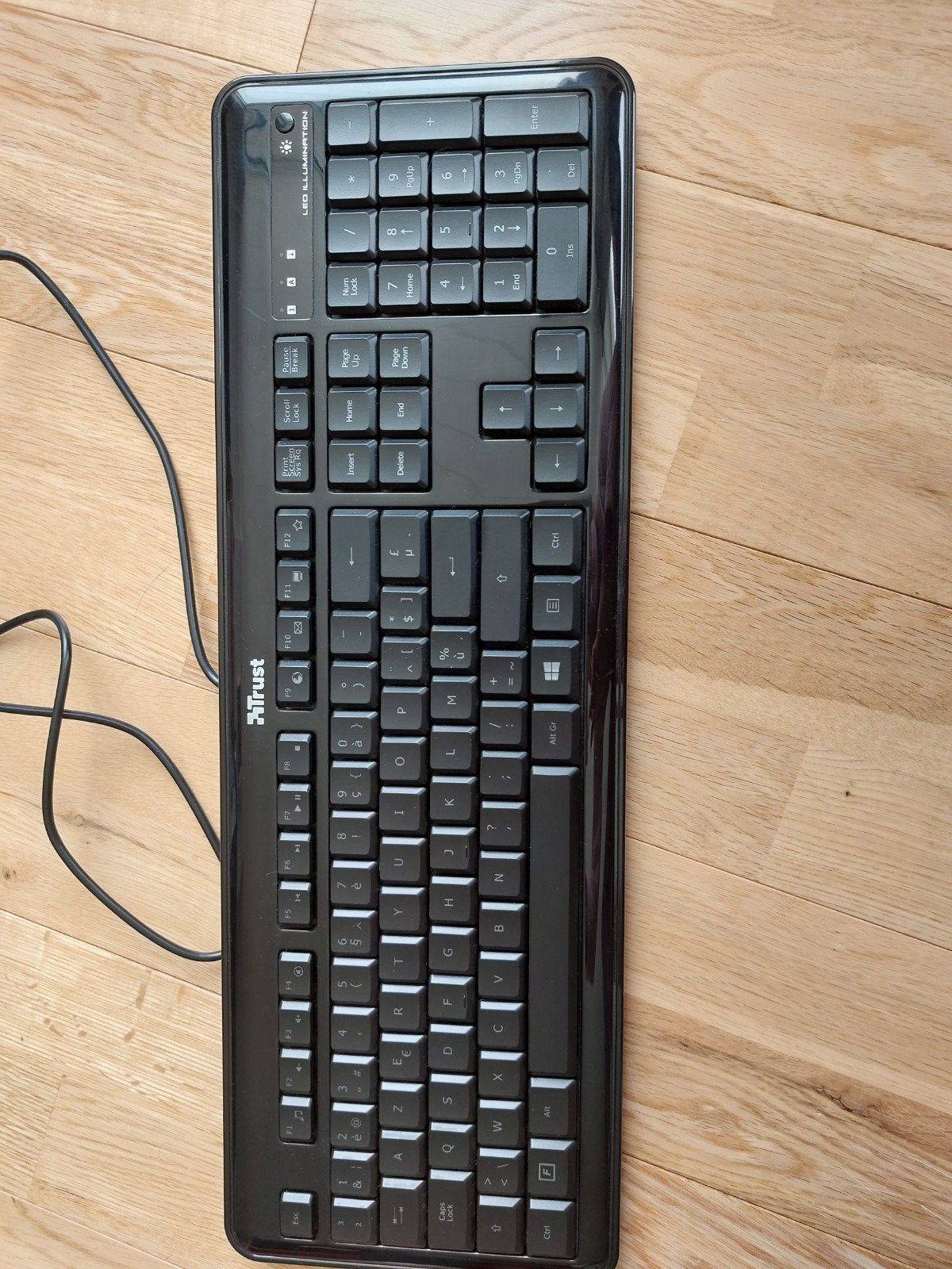 Trust toetsenbord, Ophalen, Azerty