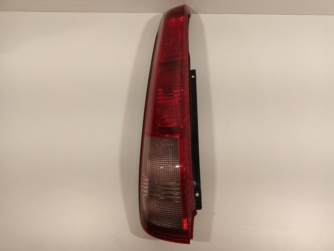 Achterlicht links buiten Nissan X-Trail, Onderdelen@venauto.nl, Van der Ven Autorecycling B.V., Gebruikt, Ettenseweg 76, 4706 PB Roosendaal, The Netherlands