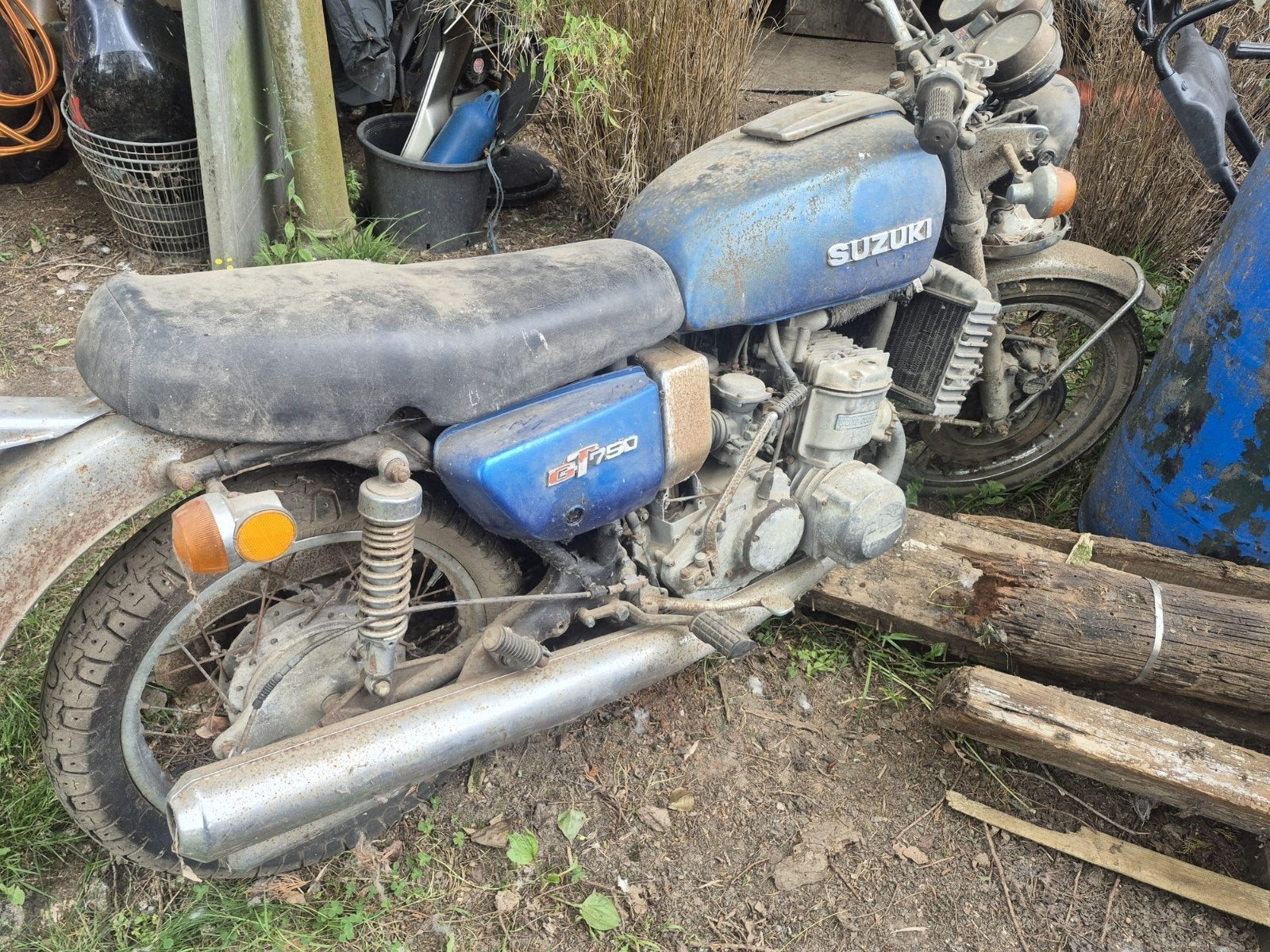 Suzuki GT 750 watergekoeld. 1974, Motoren, Ophalen