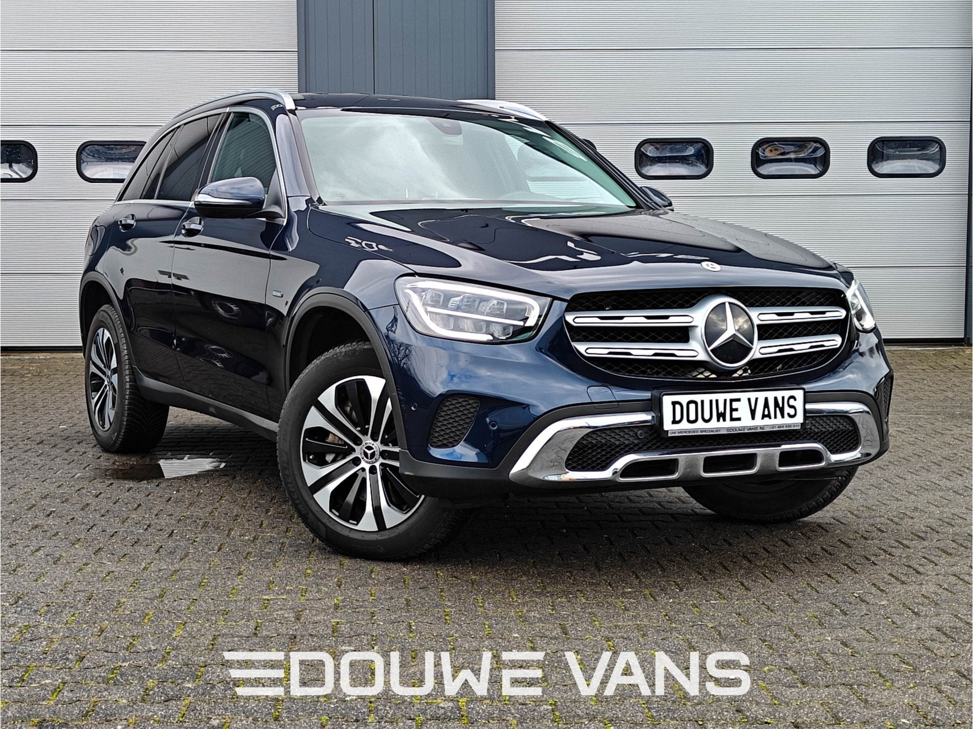 Mercedes-Benz GLC 300e 4MATIC Leder Camera Navigatie Carplay, Autos, Cuir, Euro 6, Entreprise, 2000 kg