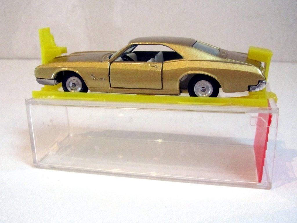 Vintage Buick Riviera Sabra #8108 + boîte 1:43 (1969), Enlèvement ou Envoi, Comme neuf, Voiture