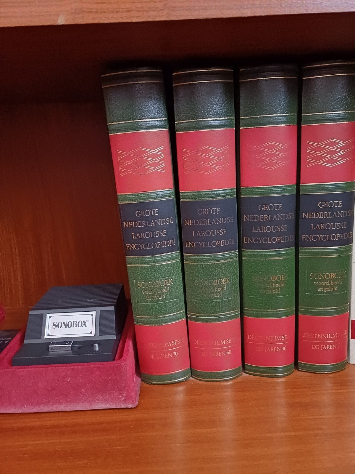 Grote Nederlandse Larousse Encyclopedie., Boeken, Ophalen