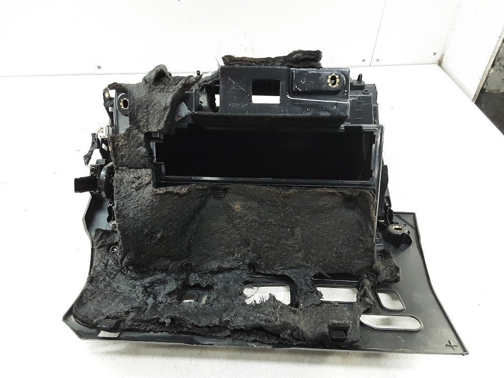 BOITE A GANTS Audi A3 Limousine (8VS / 8VM), Auto-Union-Straße  1,
85057  Ingolstadt, DE, Info@audi.de, Audi, Utilisé