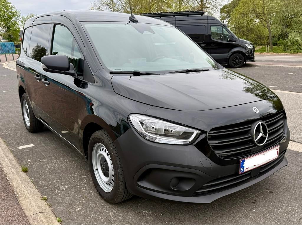 Mercedes citan 110 cdi 3 zits 2026, Auto's, Bestelwagens en Lichte vracht, Voorwielaandrijving, Stof, Euro 6, Zwart