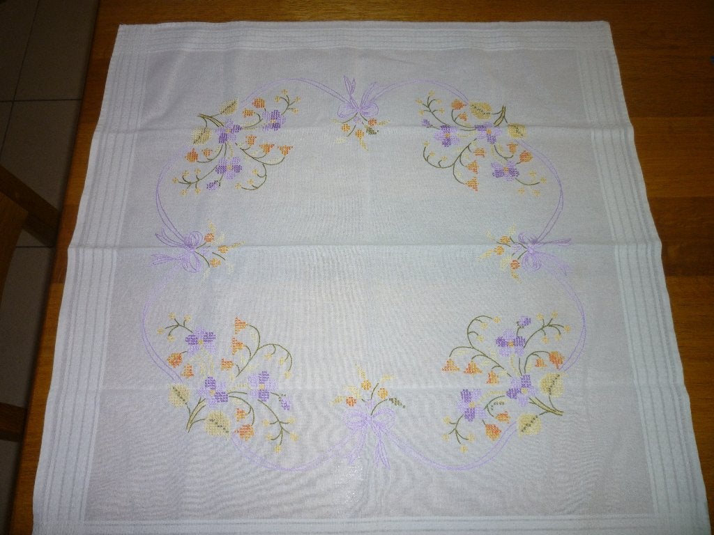 11. Nappe vintage brodée – 75  75 cm, Tafelkleed, Ophalen of Verzenden, Zo goed als nieuw, Wit