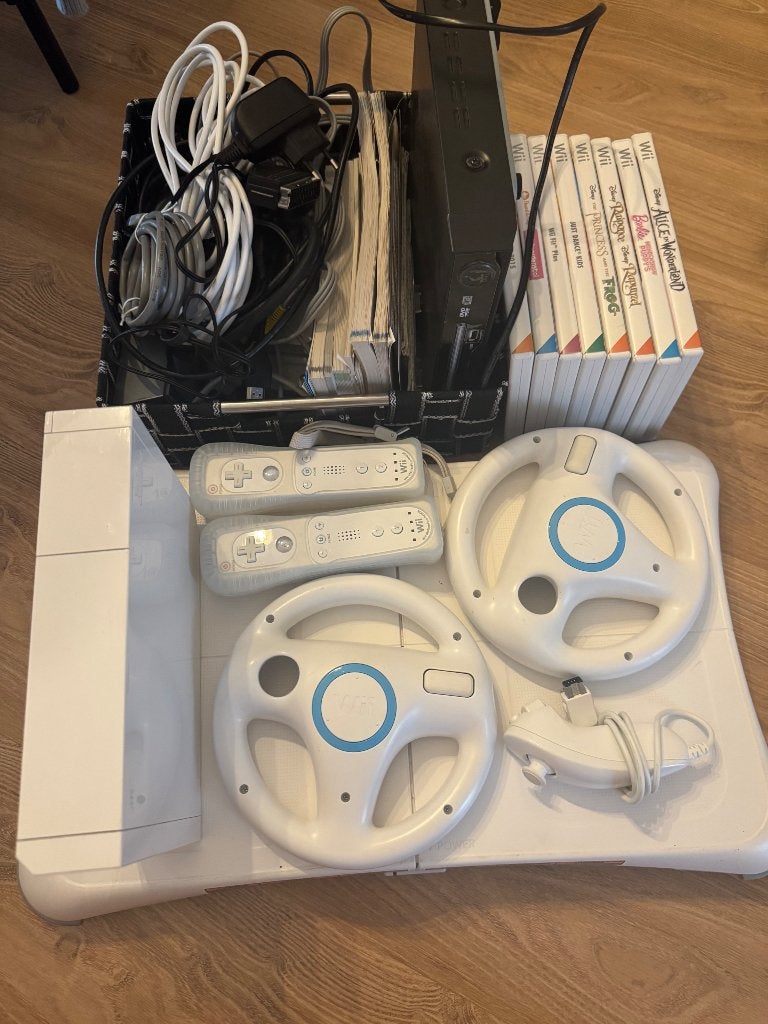 Wii set, Games en Spelcomputers, Ophalen, Zo goed als nieuw, Met 2 controllers, Met games