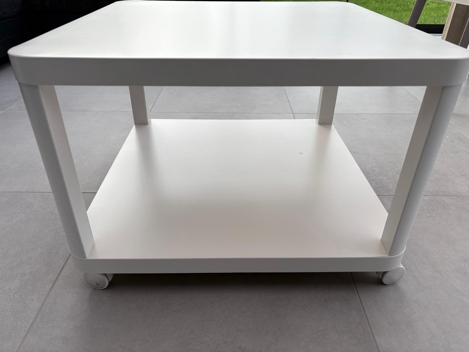 Salontafel Ikea gratis, Huis en Inrichting, Tafels | Salontafels, Ophalen, Gebruikt