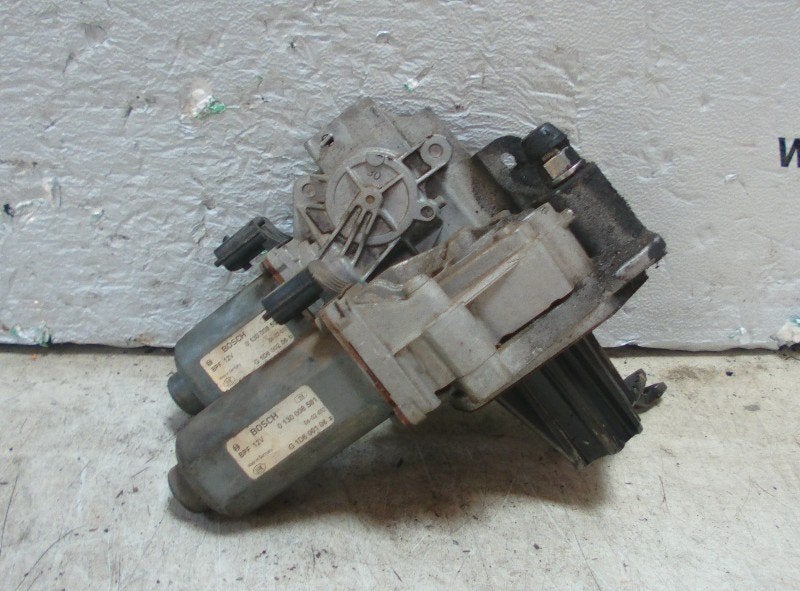 UNITE DE COMMUTATION ELECTROHYDRAULIQUE Opel Meriva (A), Robert Bosch AG, Opel, Utilisé, Robert-Bosch-Allee 1
74232  Abstatt, DE