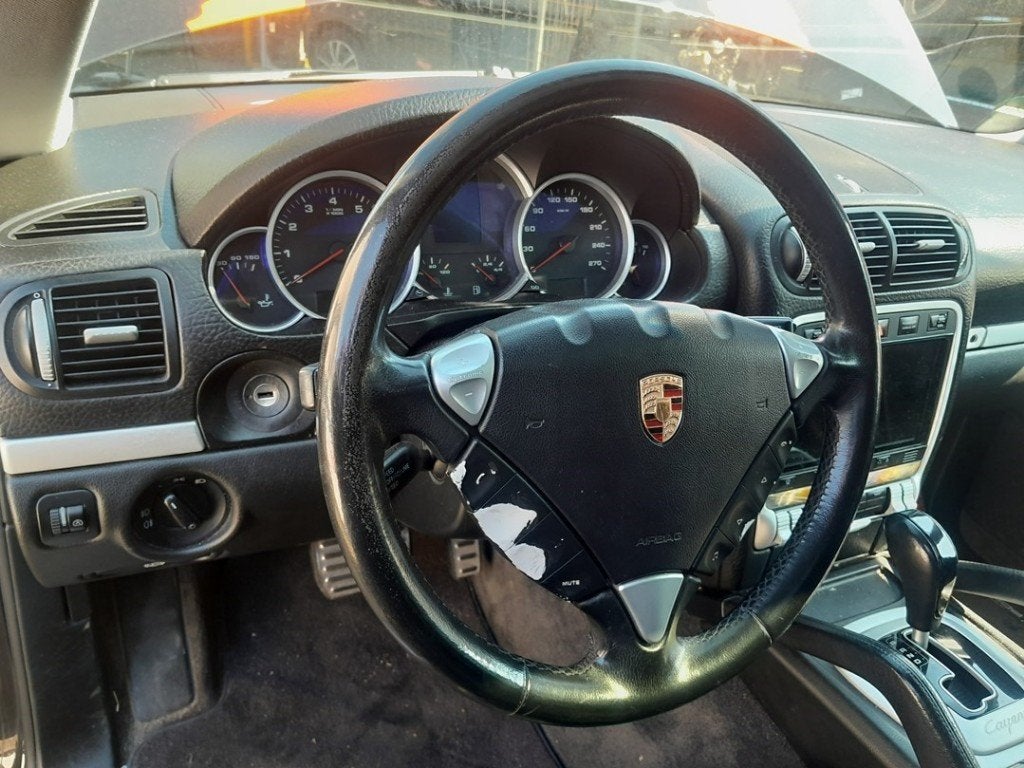 VOLANT DIRECTION Porsche Cayenne (9PA) (01-2002/09-2010), Porsche Deutschland GmbH, Porscheplatz 1
70435  Stuttgart, DE, Porsche