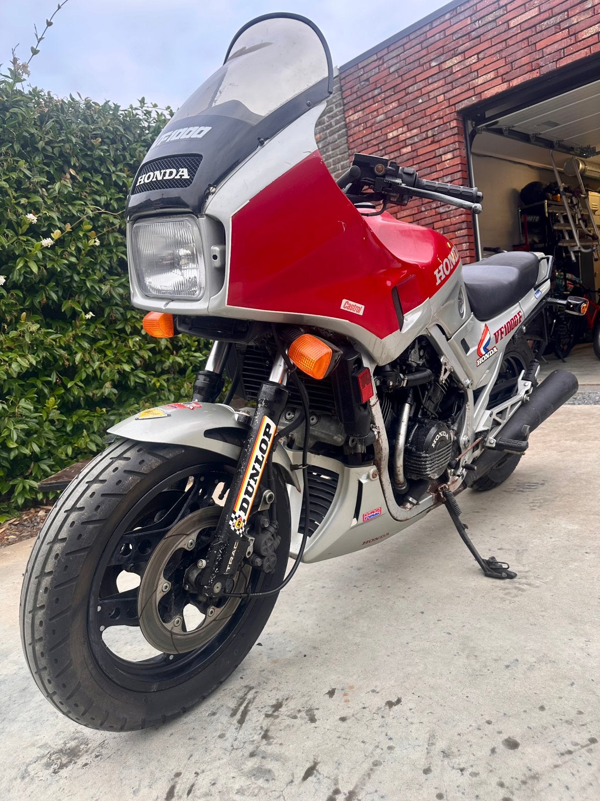 1985 Honda VF1000F, Motos, Permis Moto A, Occasion, Plus de 35 kW, 4 cylindres