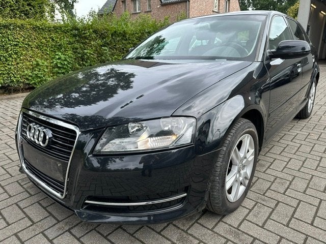 Audi A3 1.2 TFSI Sportback met optie's in goede staat, Voorwielaandrijving, Zwart, Leder, Bedrijf