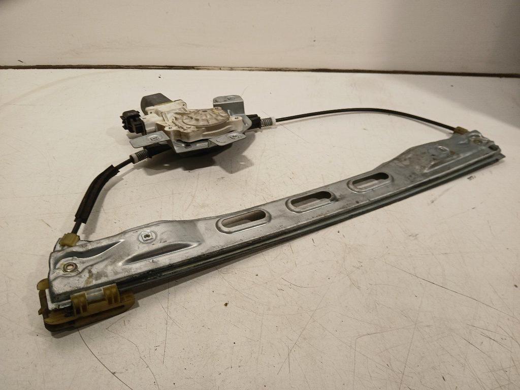 Raammechaniek links voor Ford Tourneo, Onderdelen@venauto.nl, Van der Ven Autorecycling B.V., Ettenseweg 76, 4706 PB Roosendaal, The Netherlands