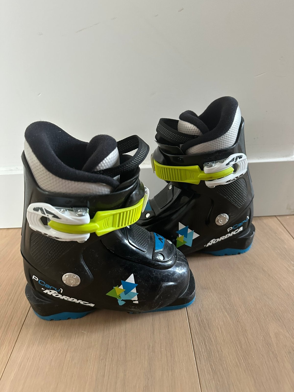Eerste kinder skibotten nordica, Sport en Fitness, Ophalen, Zo goed als nieuw, Ski, Nordica