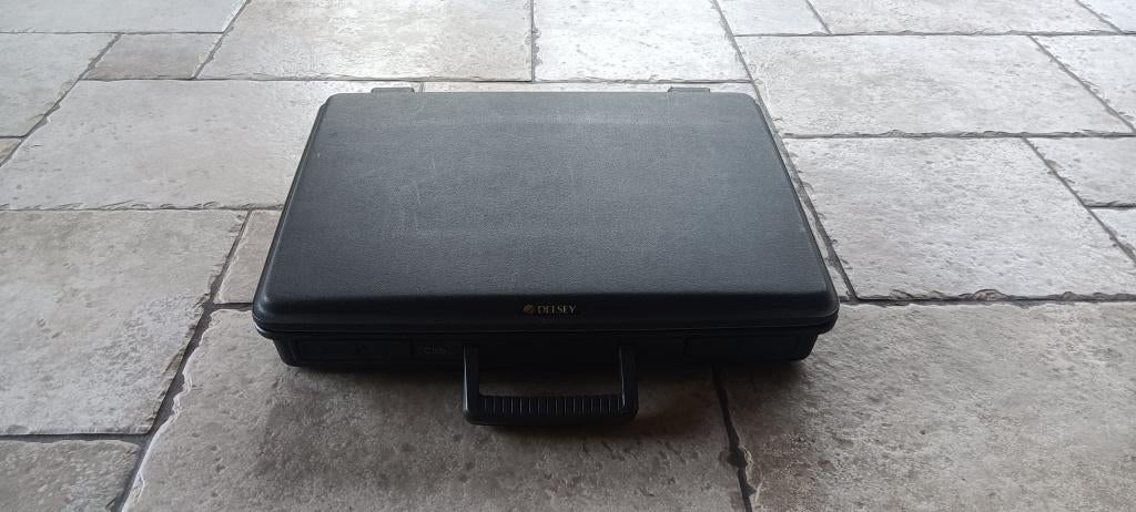 attache koffer Delsey, Handtassen en Accessoires, Koffers, Ophalen, 50 tot 60 cm, Hard kunststof, Slot