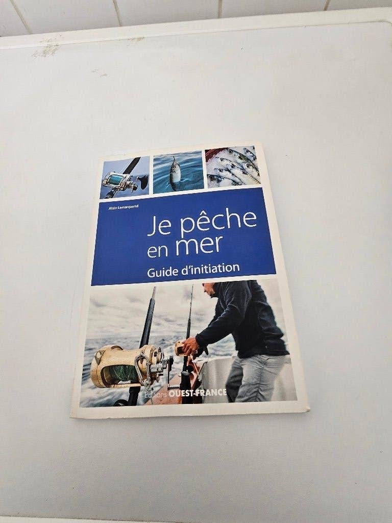 LIVRE LA PECHE EN MER, Watersport en Boten, Ophalen, Zo goed als nieuw