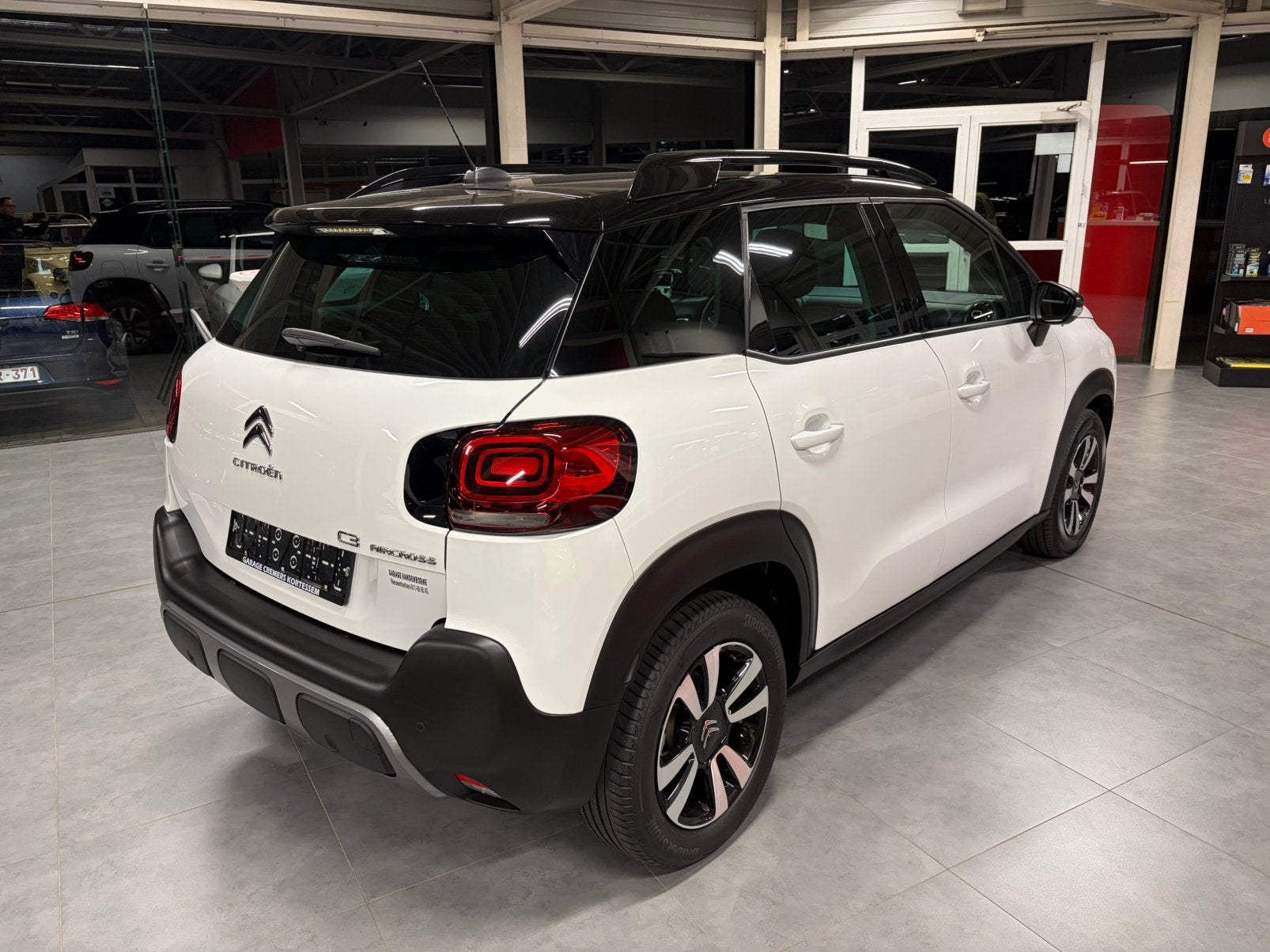 Citroën C3 Aircross 1.2i Shine, Voorwielaandrijving, 1199 cc, Wit, Bedrijf
